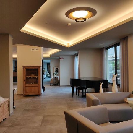 לביקו טרמה Hotel Ambassador מראה חיצוני תמונה