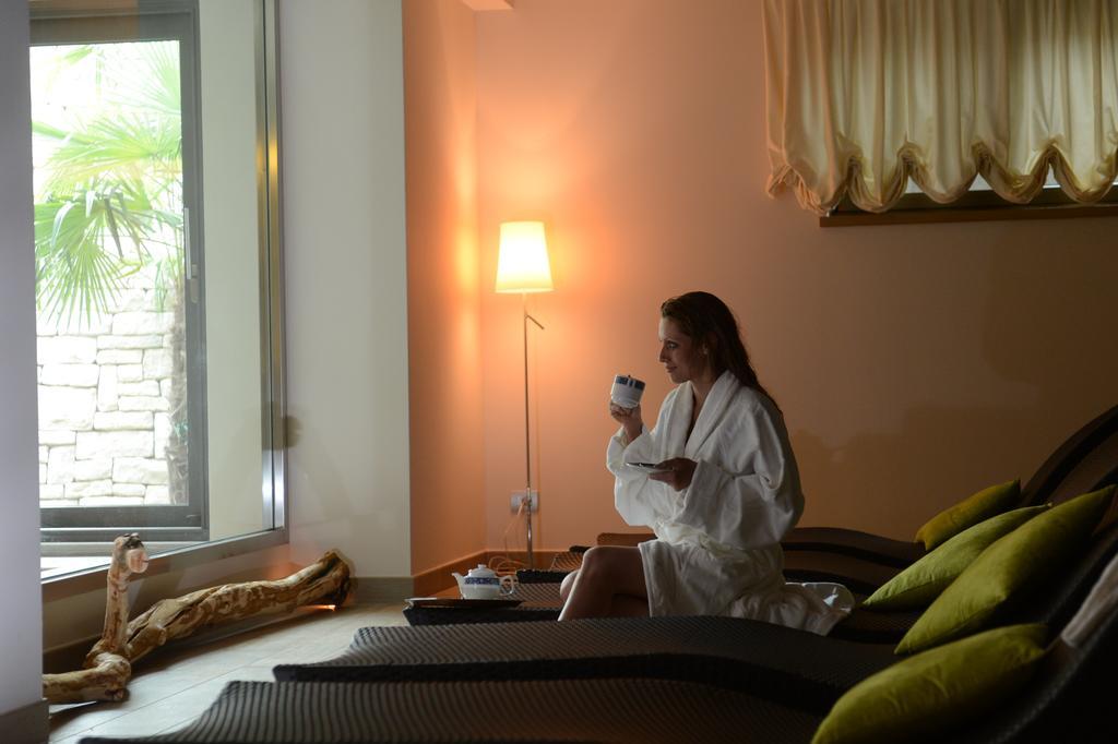 לביקו טרמה Hotel Ambassador מראה חיצוני תמונה