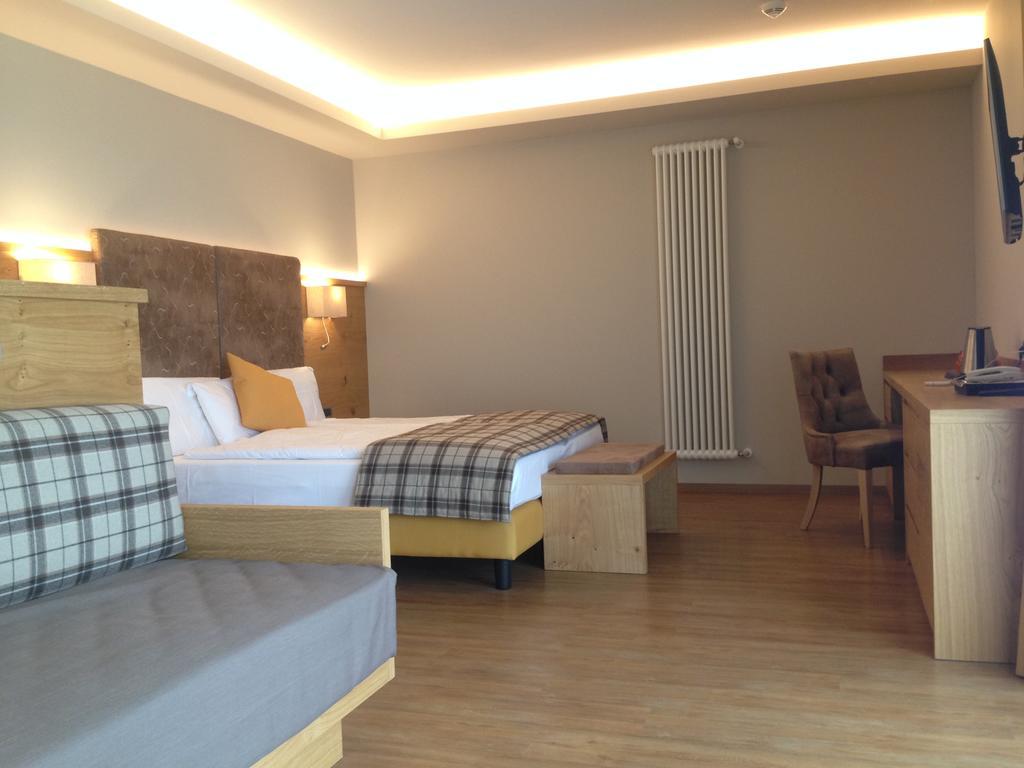 לביקו טרמה Hotel Ambassador מראה חיצוני תמונה