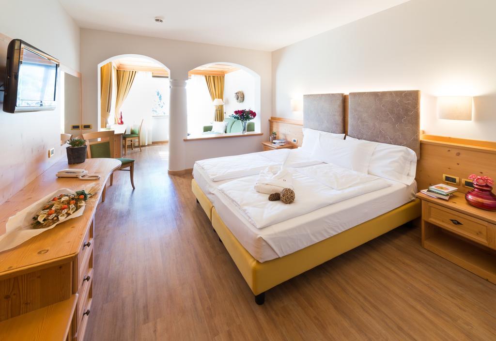 לביקו טרמה Hotel Ambassador מראה חיצוני תמונה