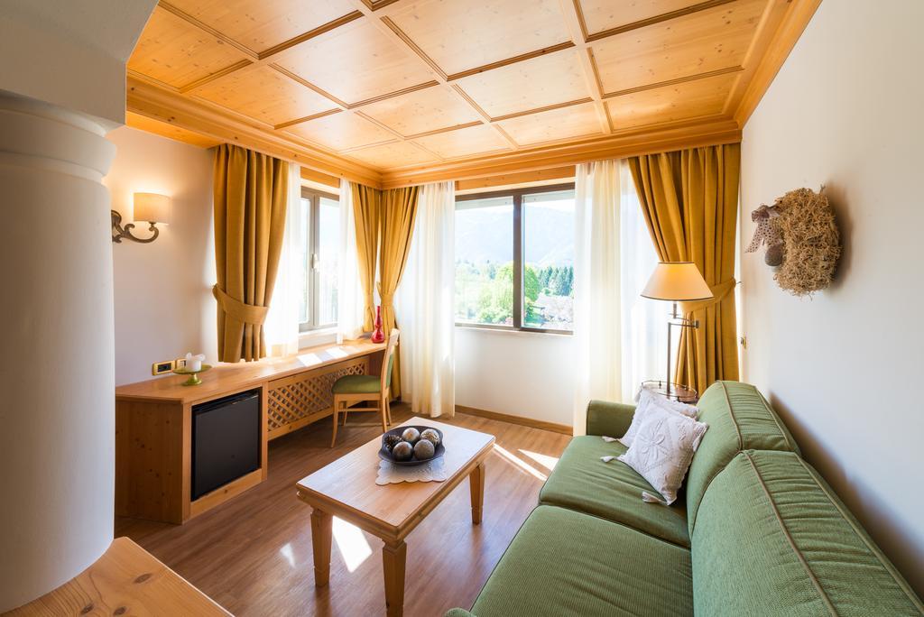 לביקו טרמה Hotel Ambassador מראה חיצוני תמונה
