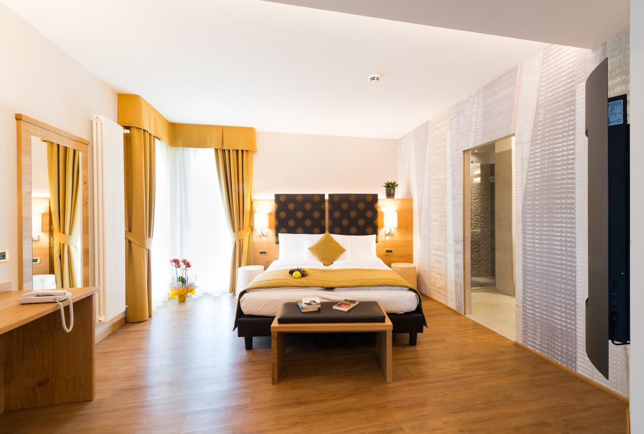 לביקו טרמה Hotel Ambassador מראה חיצוני תמונה