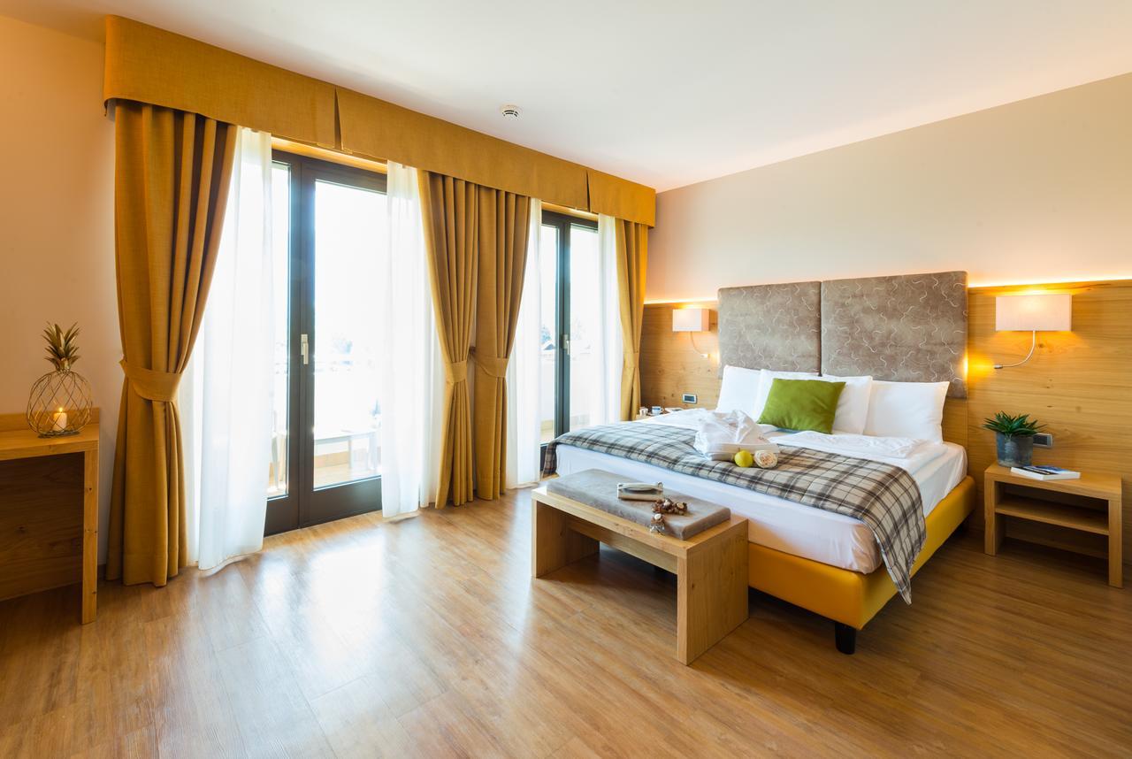 לביקו טרמה Hotel Ambassador מראה חיצוני תמונה