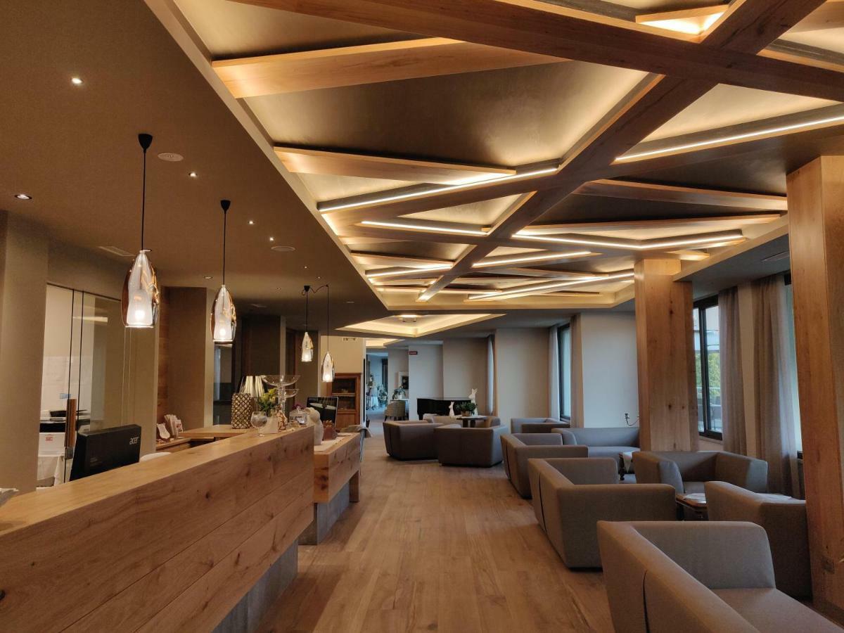 לביקו טרמה Hotel Ambassador מראה חיצוני תמונה