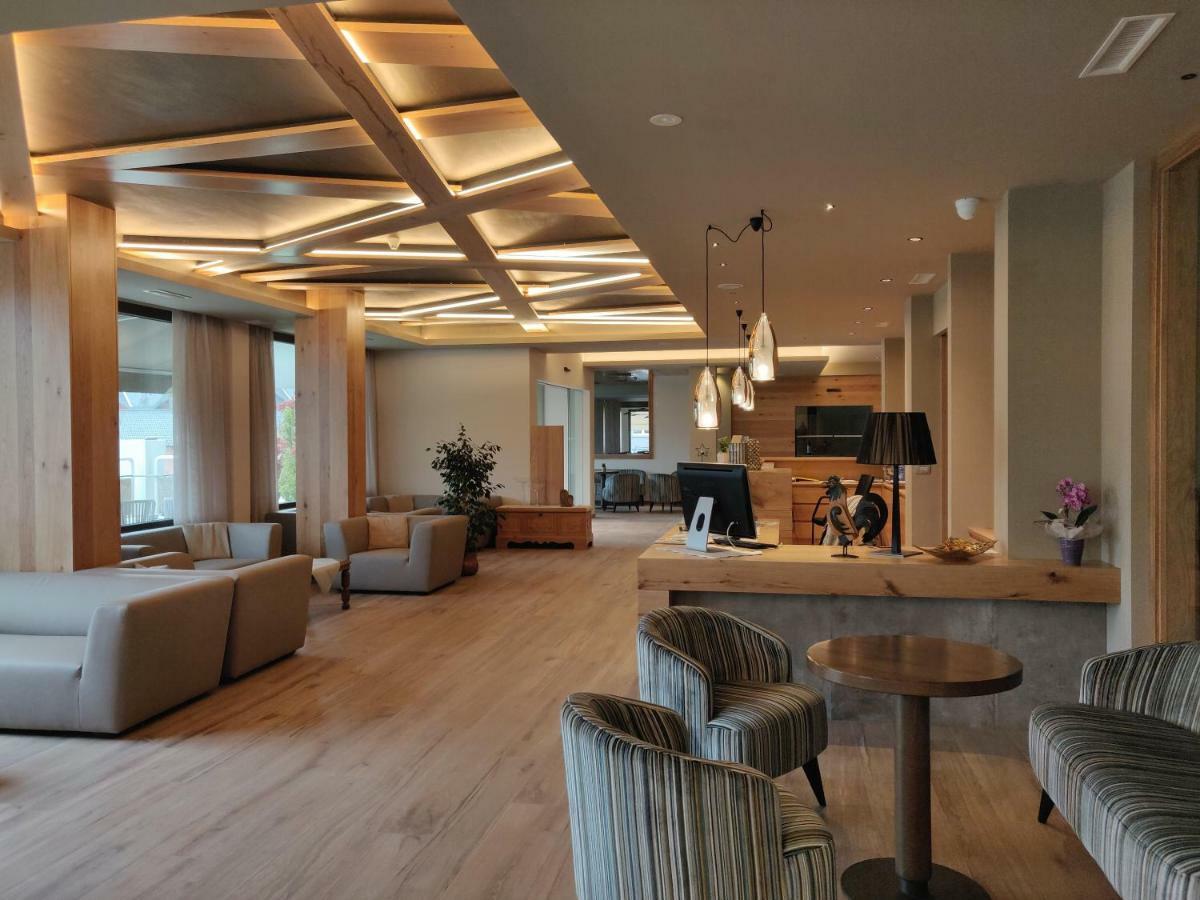 לביקו טרמה Hotel Ambassador מראה חיצוני תמונה